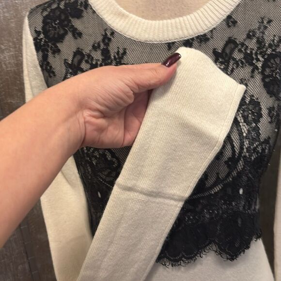 Alexander McQueen Chic White sweater Dress with Black Lace Overlay, S - Picture 4 of 9